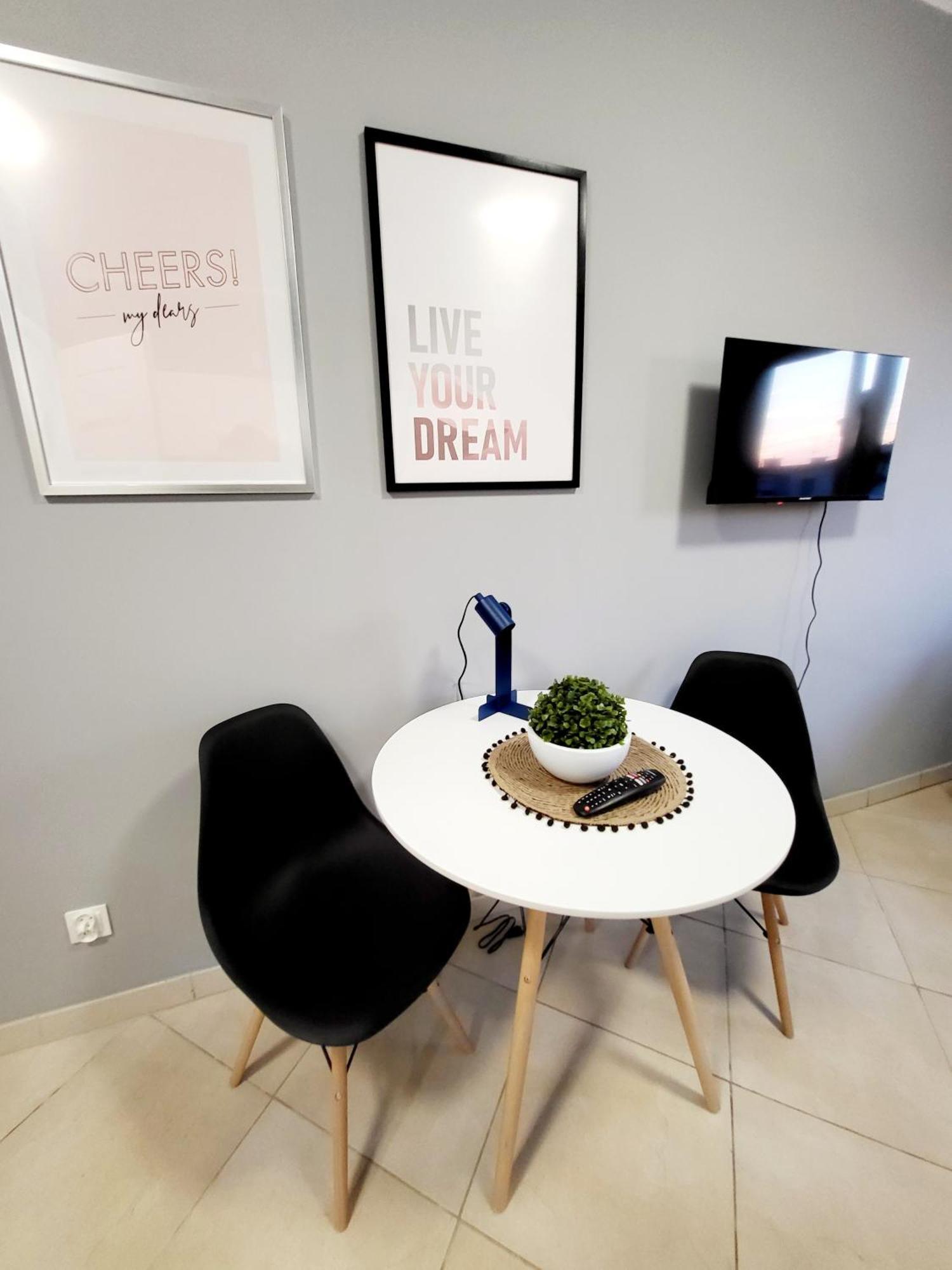 Mini Apartamenty พอซนาน ภายนอก รูปภาพ